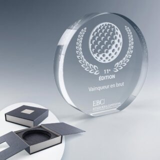 Trophée rond lune en verre avec gravure laser 2D ou 3D personnalisée, présenté dans un coffret haut de gamme.
